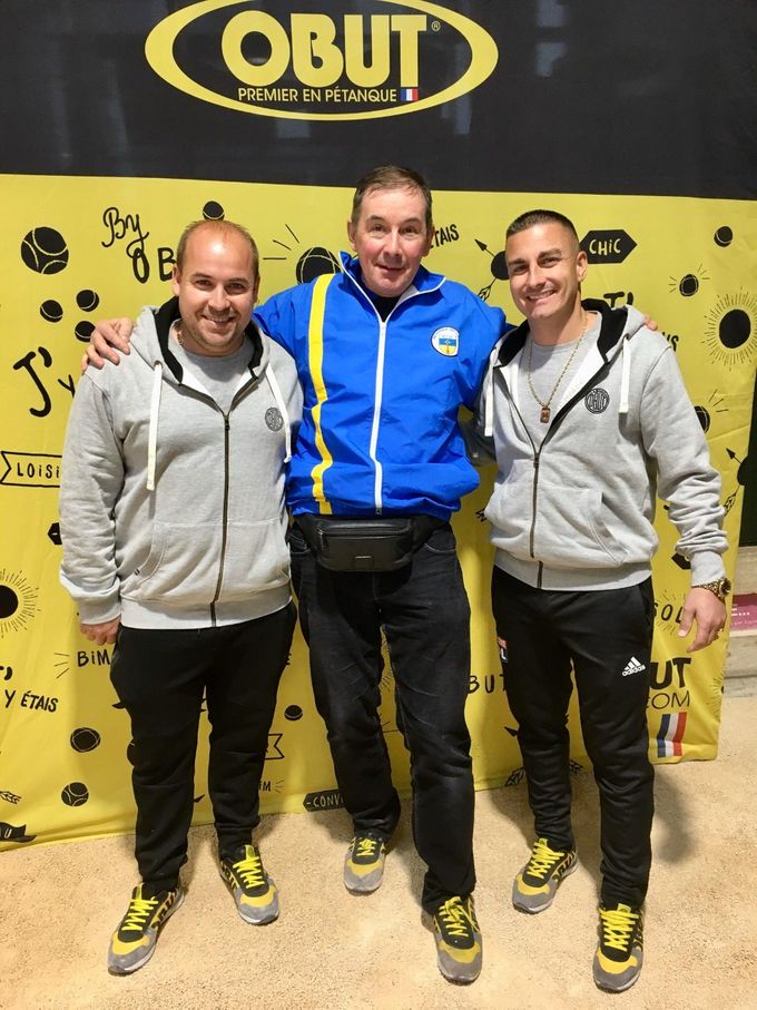 Jean-Luc Magnat entouré de deux Champions, Stéphane Robineau et Christophe Sarrio lors du stage de la maison OBUT.