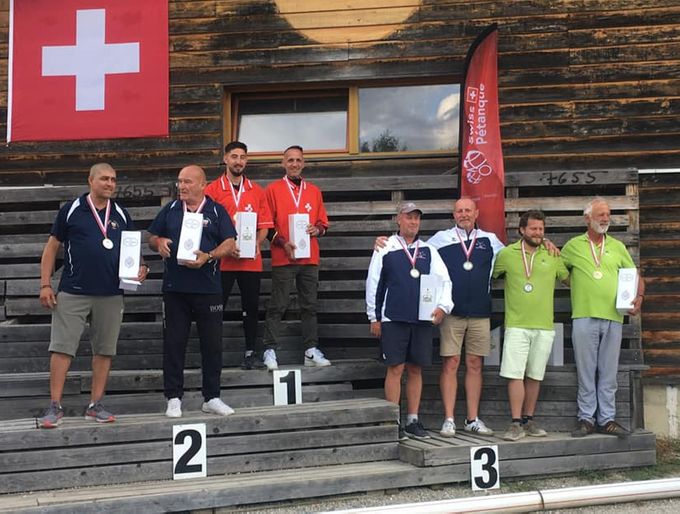 Le podium seniors du championnat de Suisse doublette à Yverdon - 21 et 22 août 2021

1. TATON Dan - MOLINAS Maïky (La Genevoise)
2. SENEZERGUES Didier - RAHO Choukri (Euroboules)
3. TAMBURINI Giovanni - CERUTTI Christophe (Léman Pétanque)
3. BASLER Mike - EGGER Christian (P.C. Sgat Pétanque)
