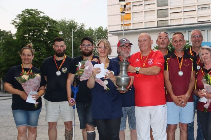 18 juin 2022 - Championnat Genevois triplette mixte

1. EUROBOULES
2. THONEX
3. LA GENEVOISE
3. LA GENEVOISE